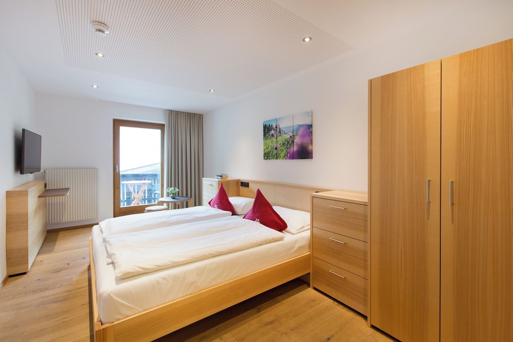 Comfort Double Room, 1 King Bed, Mountain View photo 1