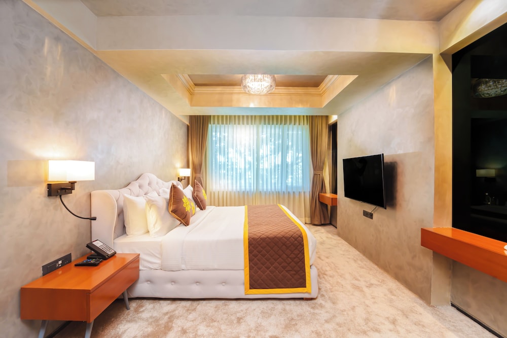 Executive Suite, Balcony, City View