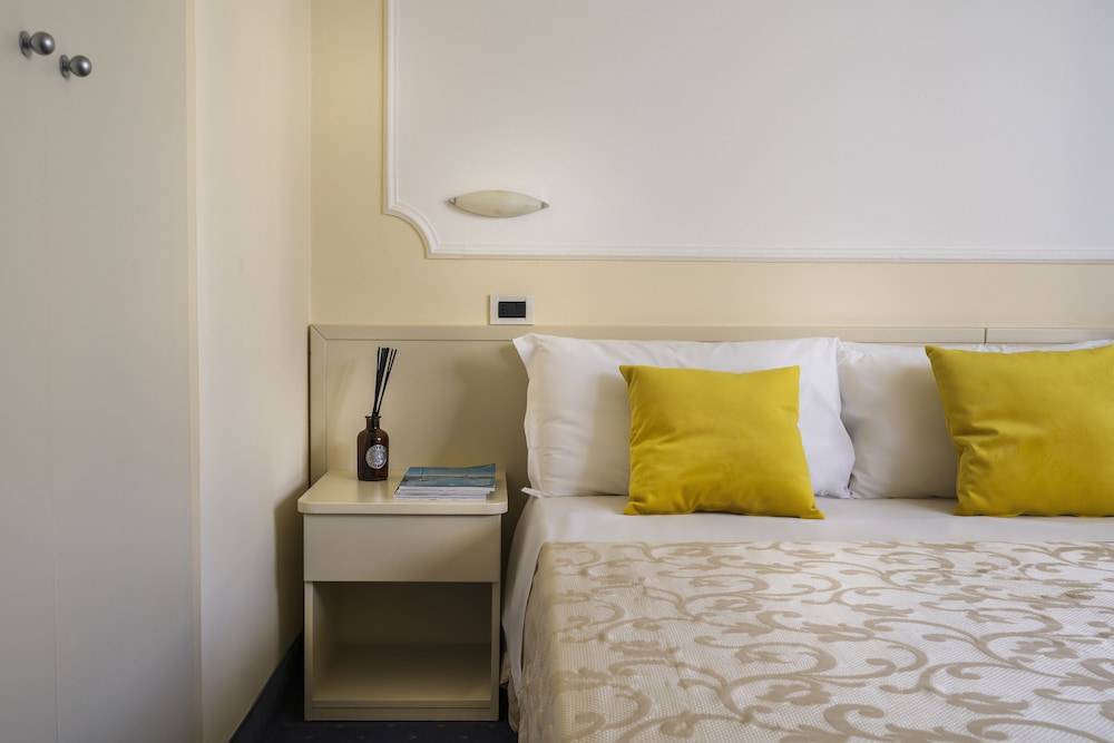 Classic Double Room, 1 Queen Bed, Non Smoking, Annex Building photo 1