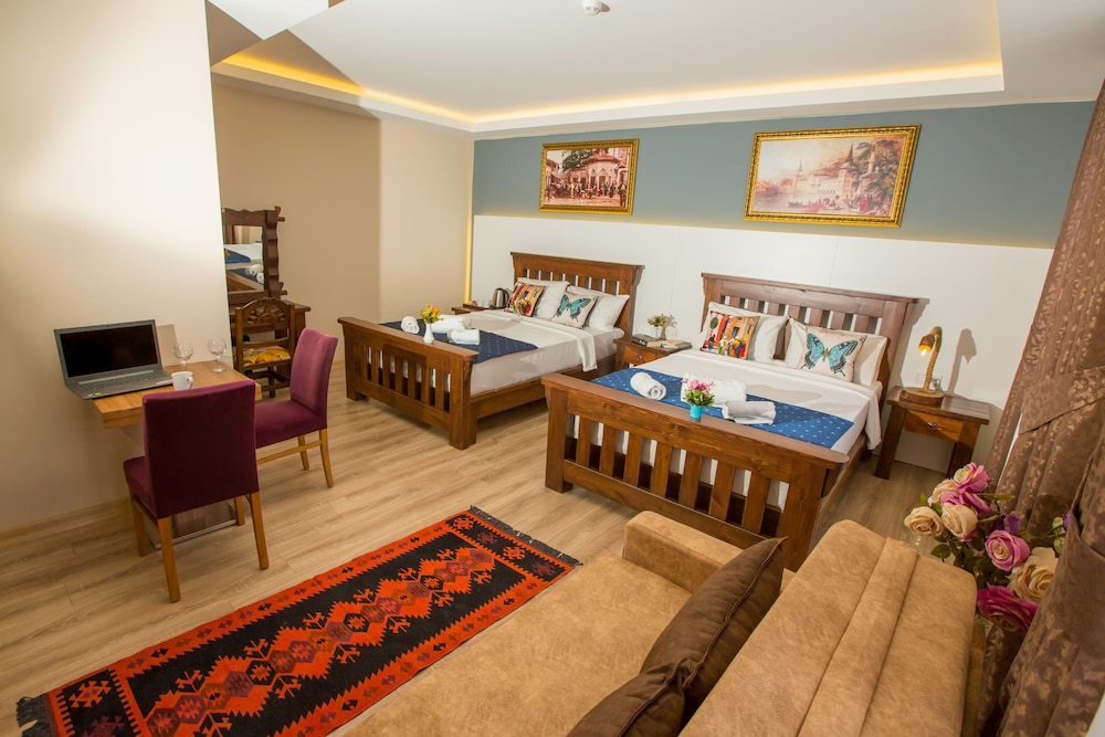 Family Room photo 1