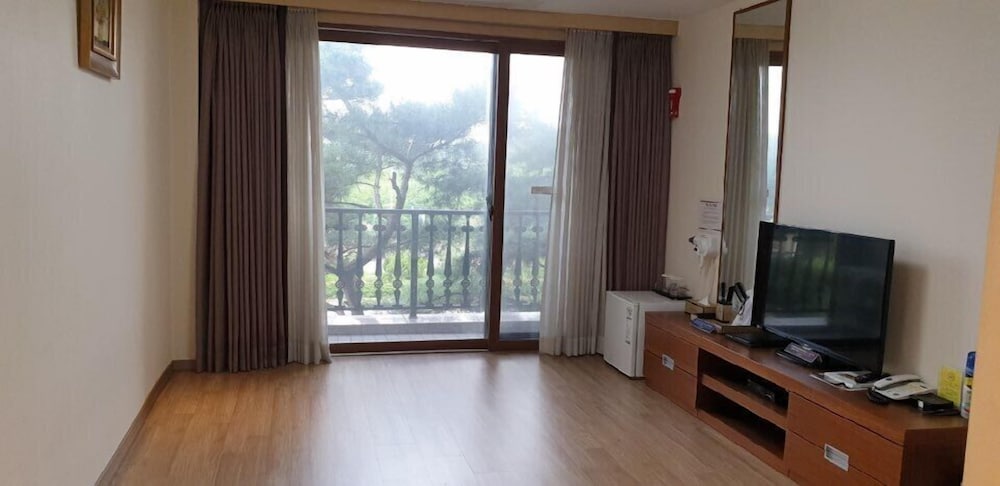 Traditional Room (4 Person)