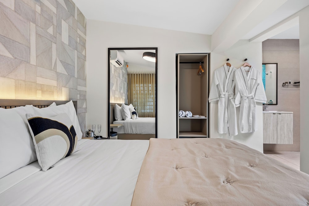 Standard Room, 1 Queen Bed