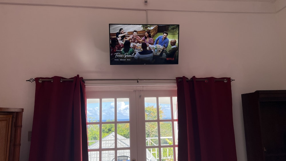 Luxury Room, 1 King Bed, Terrace, Ocean View photo 3