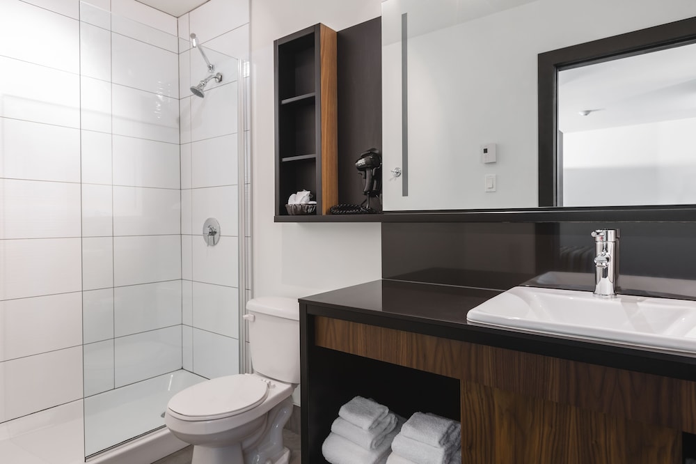Signature Plus Room, 2 Queen Beds - Photo 4