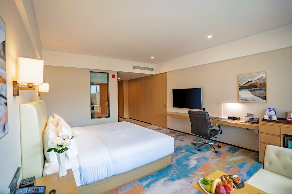 Room, 1 King Bed, Accessible - Photo 2
