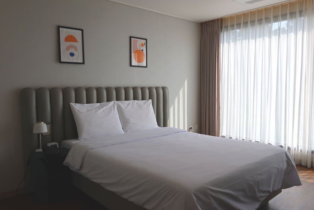 Standard Double Room - Photo 8