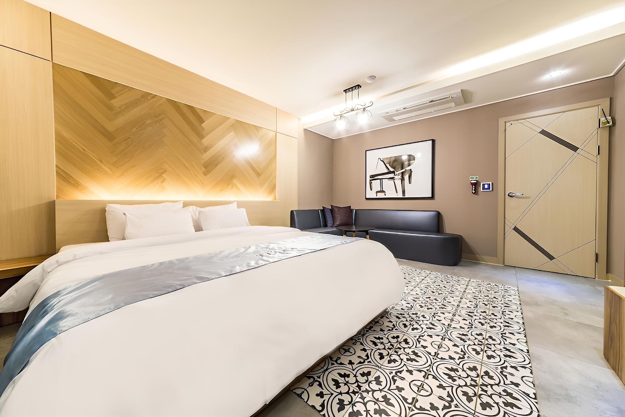 Room (VIP) - Photo 11