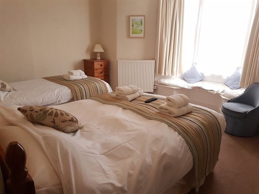 Suite, Ensuite (Ground Floor)