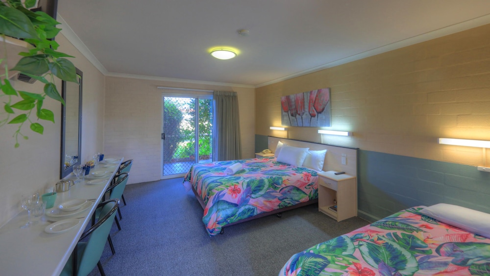 Standard Suite, 1 Bedroom, Non Smoking, Balcony (Twin Room)