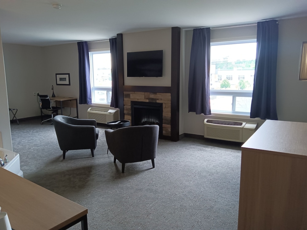 Suite, 1 King Bed photo 1