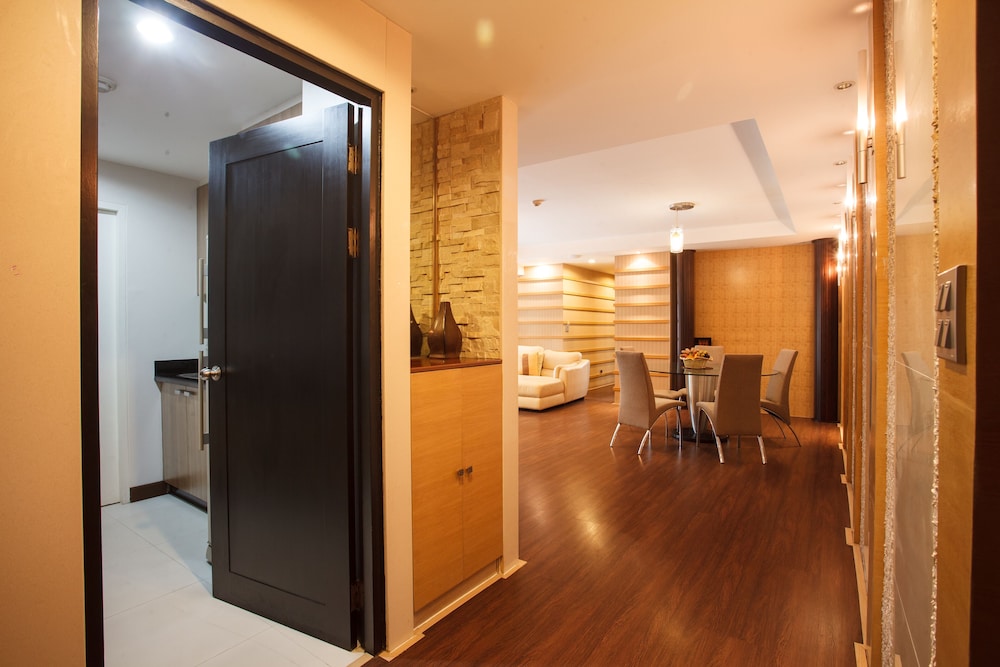 Condo, 2 Bedrooms, Accessible, Balcony