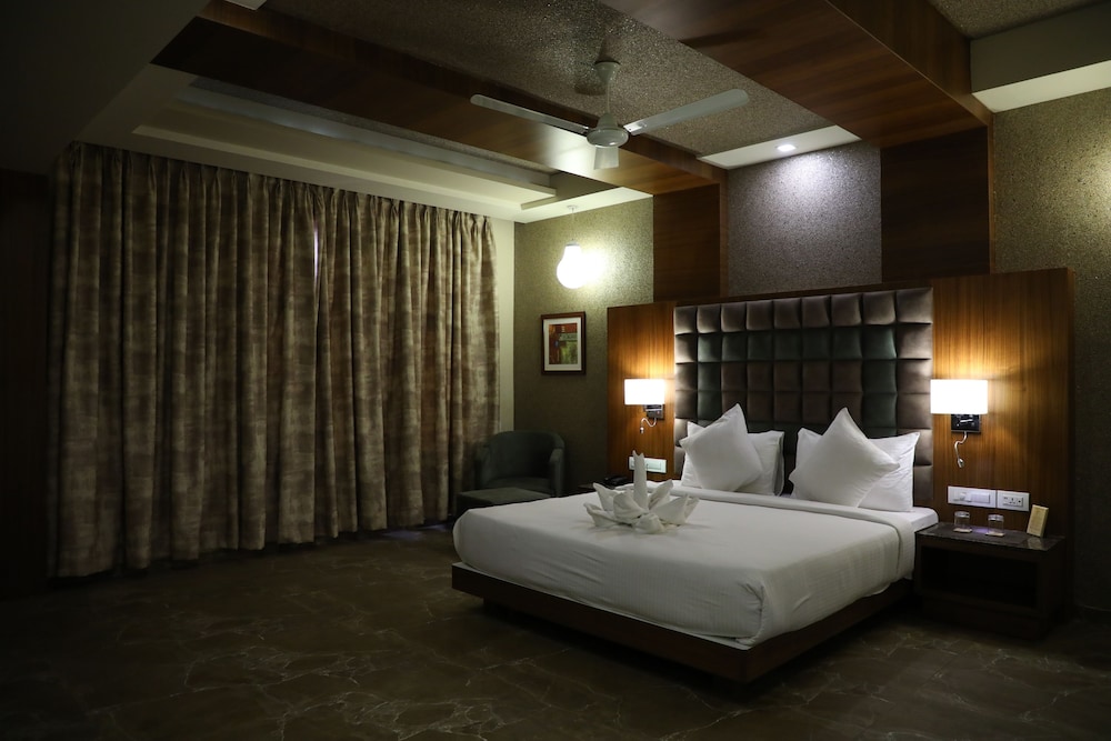 Superior Penthouse, 1 King Bed, Non Smoking photo 1