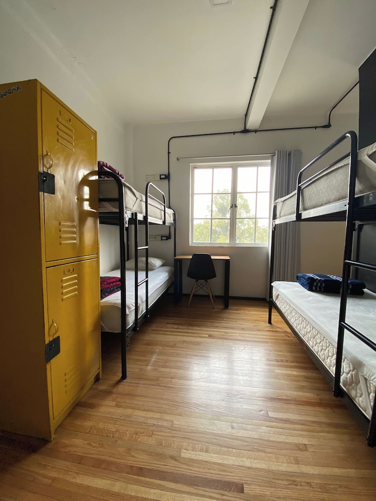 Mixed dormitory 6 pax private bathroom view of the zócalo photo 1