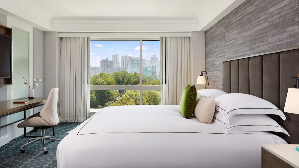 Room, 1 King Bed (Exterior View)