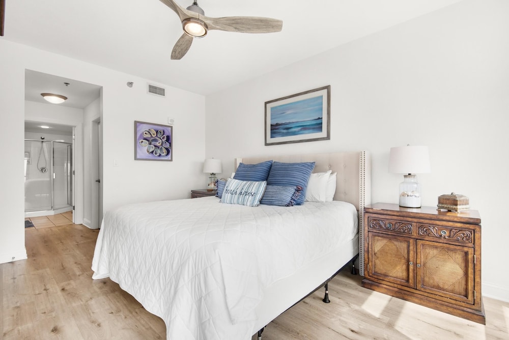 Apartment, Multiple Beds (Emerald Dolphin unit 650) photo 3