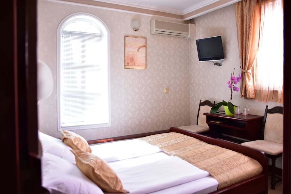Economy Double Room photo 1