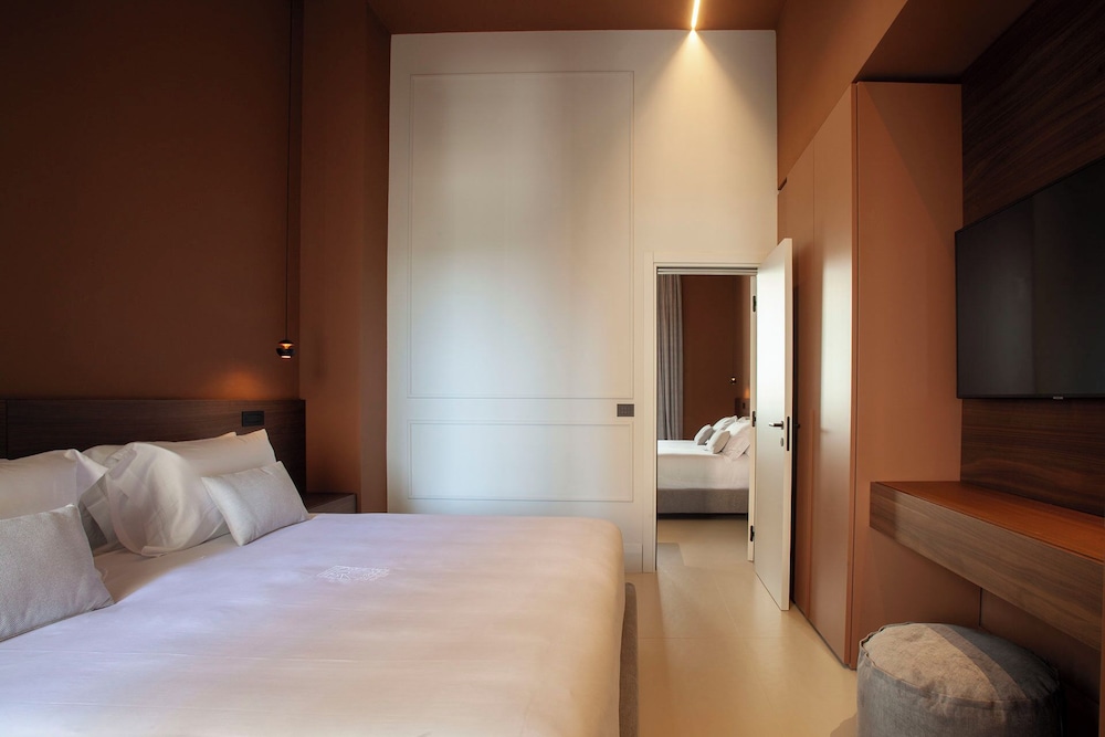Deluxe Suite - Photo 24