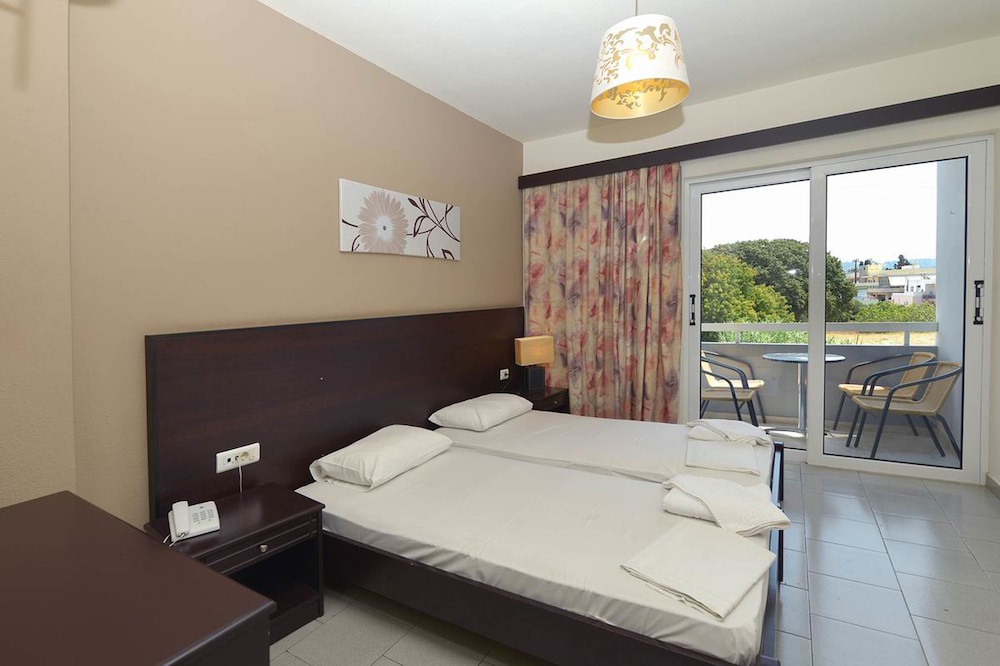 Basic Apartment, 2 Bedrooms photo 3