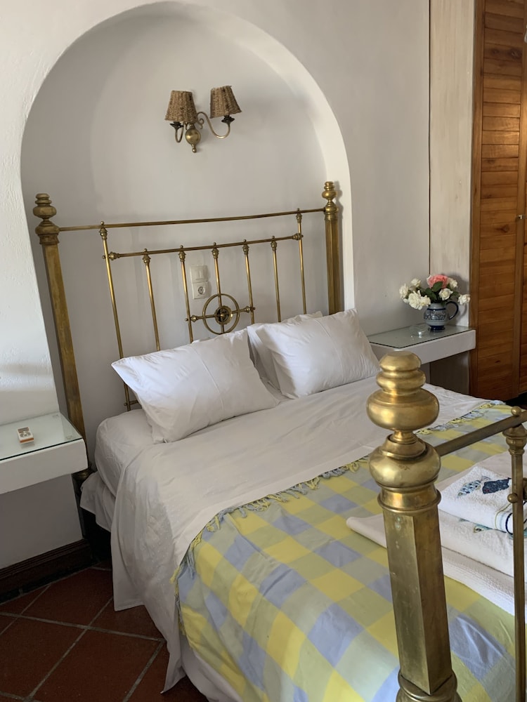 Comfort Studio, 1 Queen Bed with Sofa bed, Garden View, Beachfront photo 3