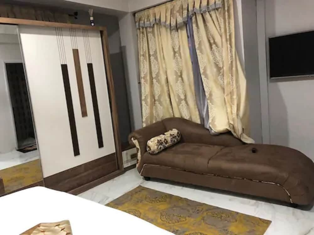 Deluxe Double Room, 1 King Bed, Non Smoking, Courtyard View photo 1