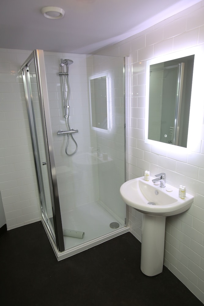 Double Room, Ensuite - Photo 7