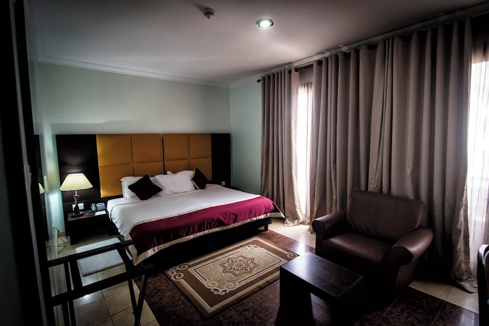 Deluxe Room, Balcony, Lake View photo 1