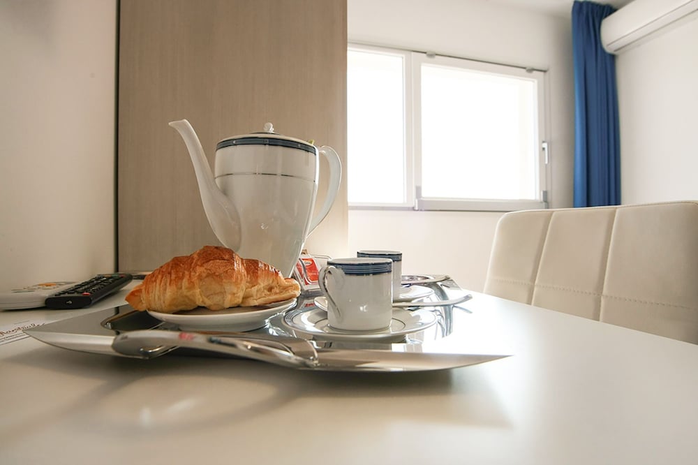 Double Room - Photo 8