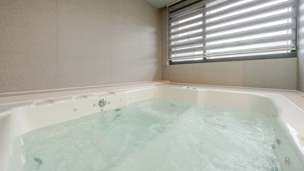 Basic Room, 1 Bedroom (Room B202 (Family Room)) - Photo 10