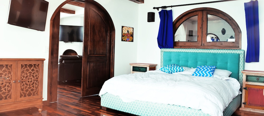 Family Duplex, 2 Bedrooms, Beach View, Poolside