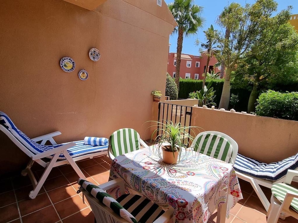 Ground Floor Naturist Studio With Terrace, 사진 5