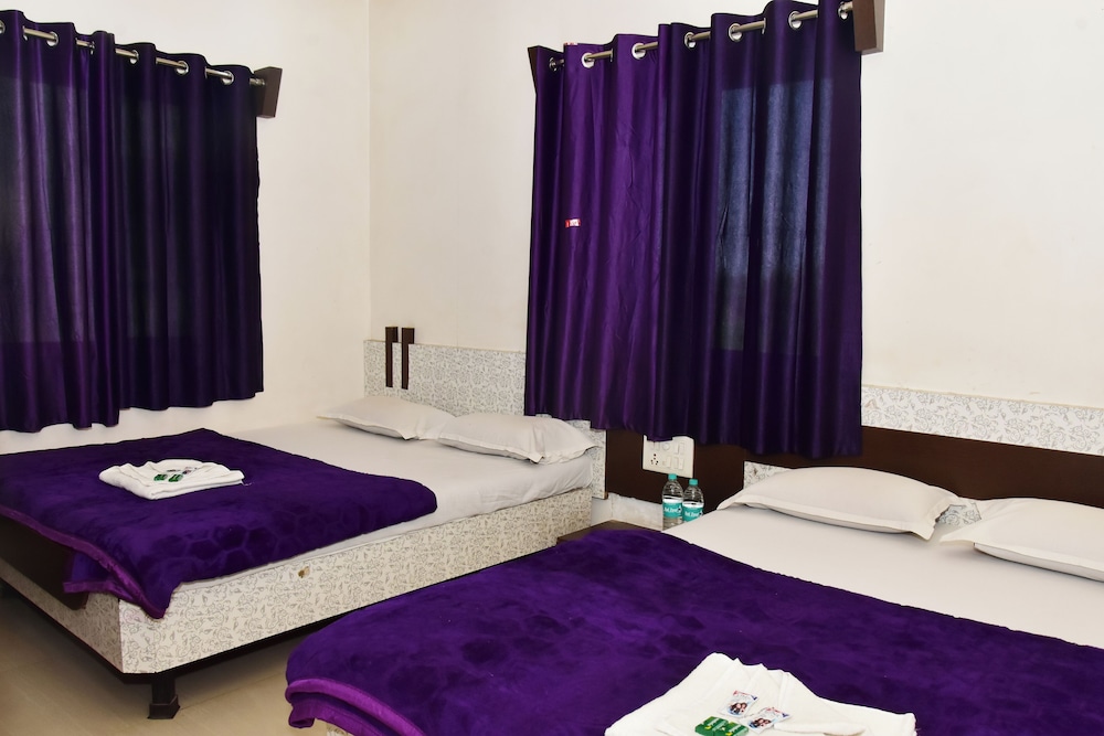 Four Bed Deluxe AC photo 1