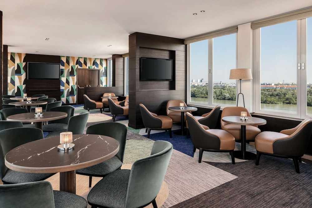 Superior Suite, Multiple Beds (Waterfront) photo 3