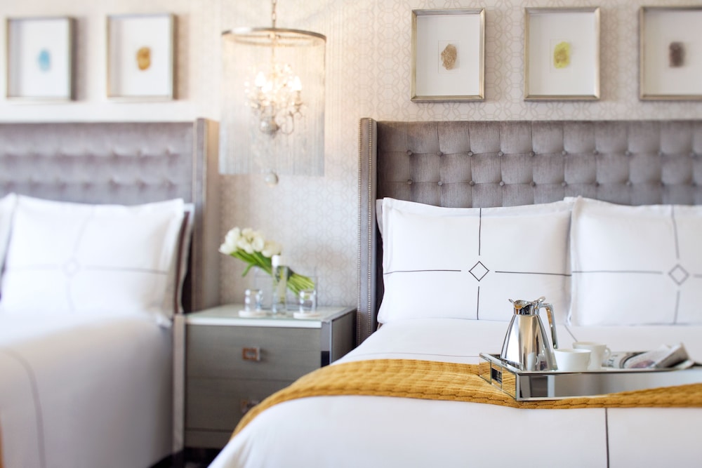Deluxe Room, 2 Queen Beds, City View photo 2