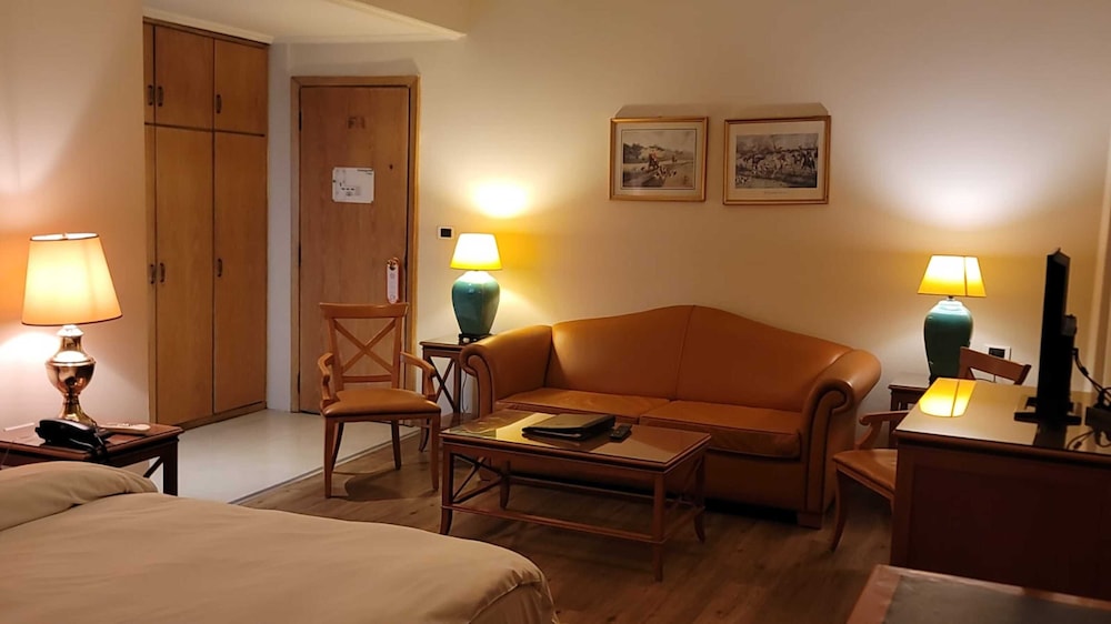 Deluxe Double or Twin Room - Photo 4