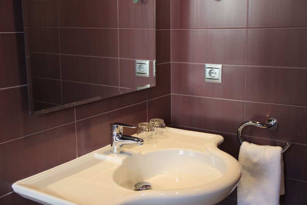 Standard Double Room Single Use photo 2