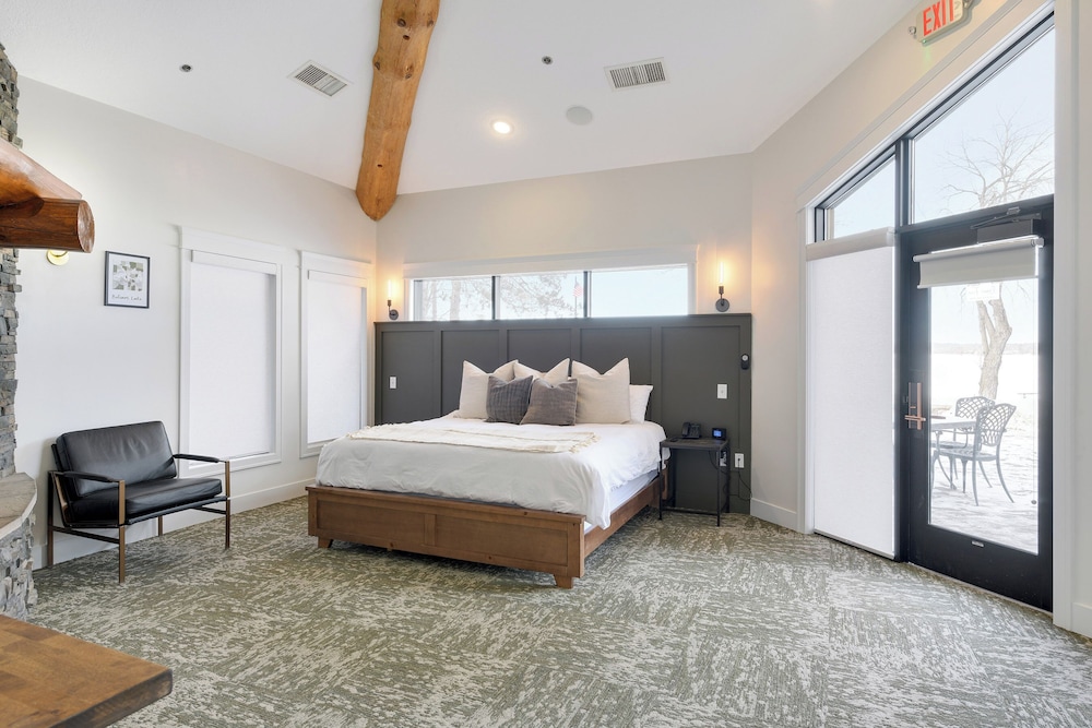 Premium Single Room, Lake View photo 1