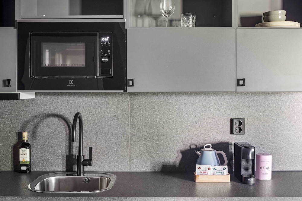 XL Studio, Kitchenette, Sofa Bed thumbnail 5
