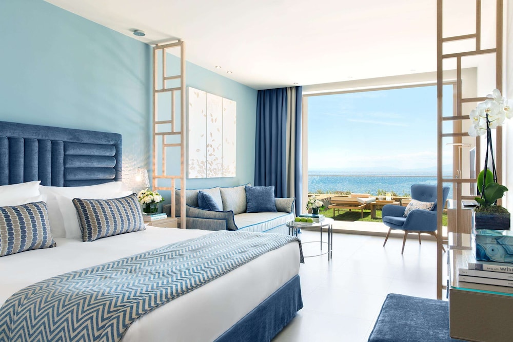 Deluxe Junior Suite Private Garden Sea View