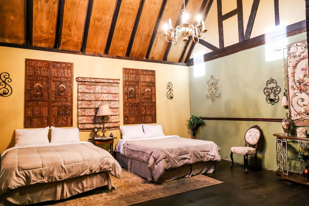 Quadruple Room, Mountain View photo 2