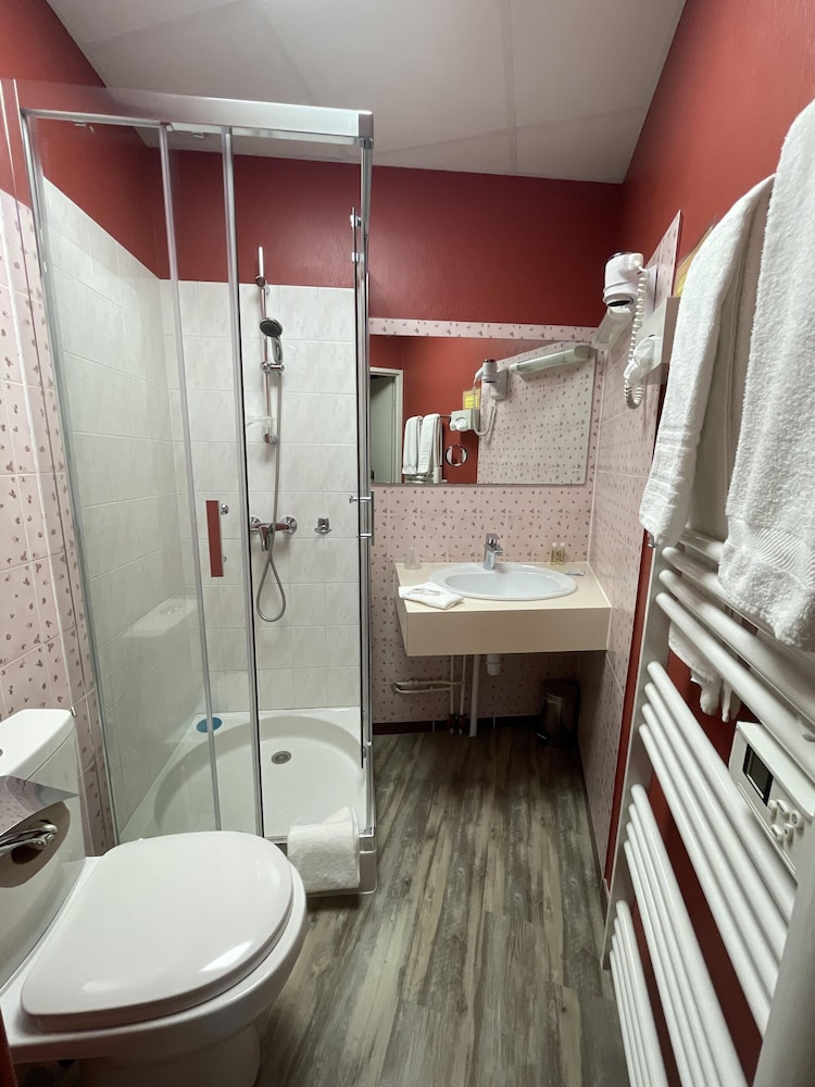 Comfort Double Room, Ensuite (Chambre Confort) - Photo 6