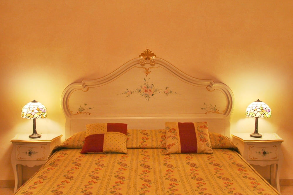 Classic Double Room, 1 Queen Bed (External) photo 1