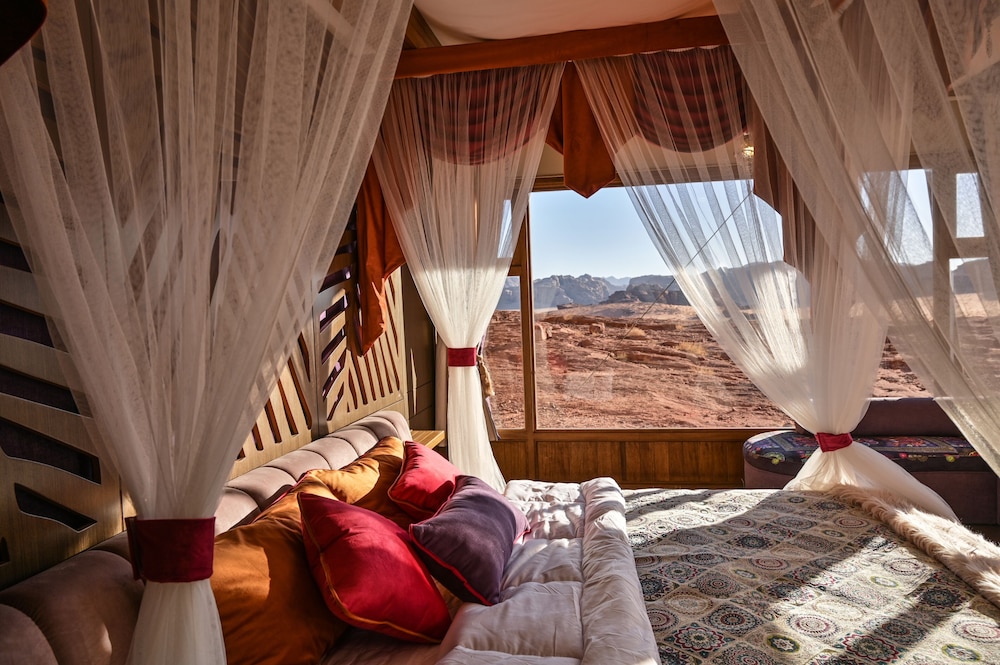 Superior Tent, 1 King Bed