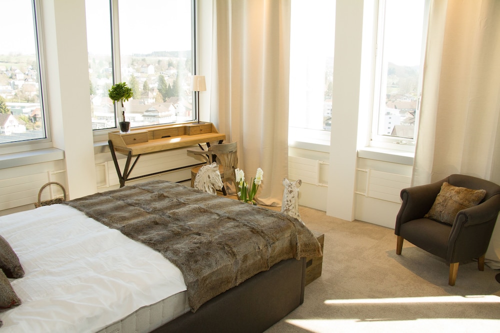 Standard Single Room, 1 Queen Bed photo 2