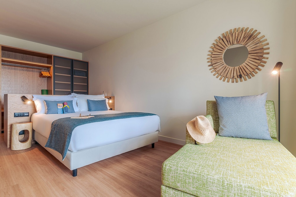 Sentido Sea View - Photo 1