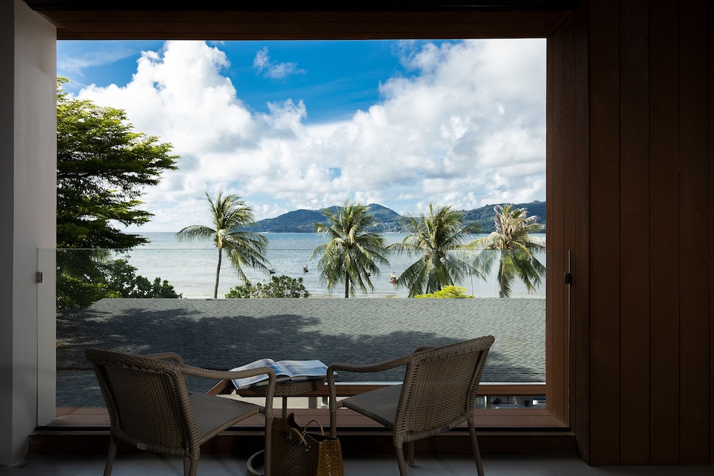 Deluxe Premier Balcony Seaview - Photo 5