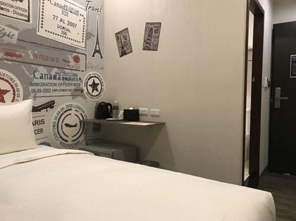 Basic Single Room, 1 Twin Bed photo 3