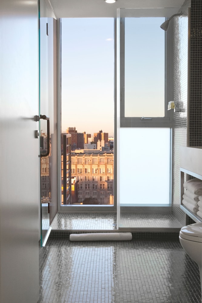 Executive Studio Suite thumbnail 5