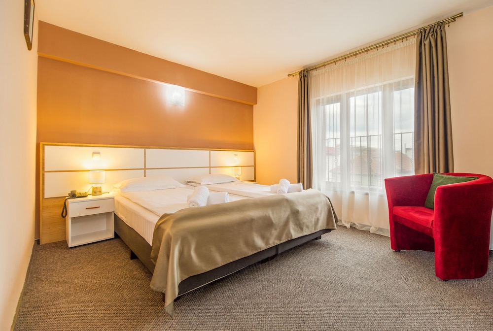 Standard King Room photo 1
