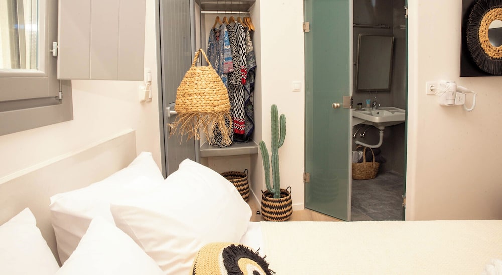 Superior room with outdoor hot tub - Photo 4