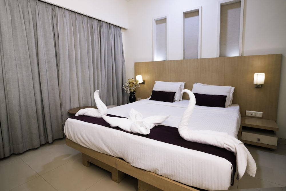 Executive room with a cause - Photo 1